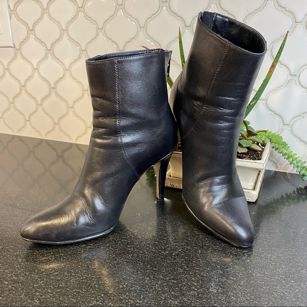 Vigotti black stiletto booties